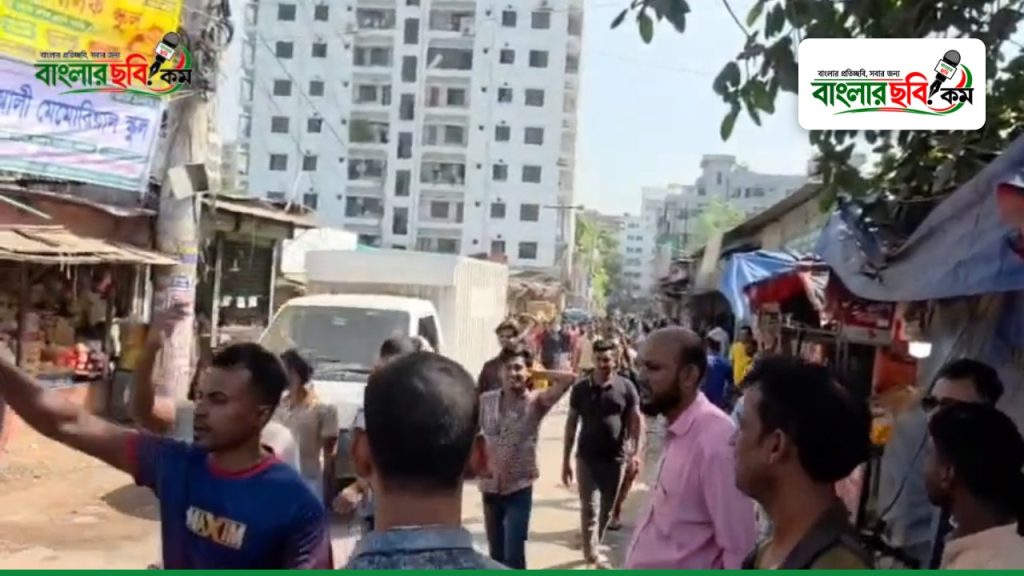 সাভারে গ্যারেজ ভাড়া কমানোর দাবিতে অটোরিকশা শ্রমিকদের ধর্মঘট